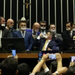 Câmara: base do governo chama ocupação do plenário de “chantagem”