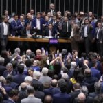 Corregedor da Câmara pede suspensão de 3 deputados envolvidos em motim