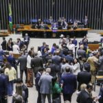 Câmara aprova urgência para projeto de anistia a golpistas