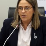 SUS facilita a retirada de absorventes por inscritas no CadÚnico SUS facilita a retirada de absorventes por inscritas no CadÚnico