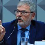 Ex-diretor do INSS nega vínculo político em depoimento à CPI Ex-diretor do INSS nega vínculo político em depoimento à CPI