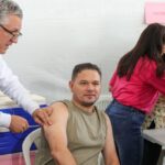 Em Dia D de Vacinação, Padilha garante a segurança da imunização