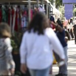 Desemprego no trimestre cai para menor taxa da série histórica Desemprego no trimestre cai para menor taxa da série histórica