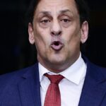 Ex-advogado de Bolsonaro é condenado por injúria racial